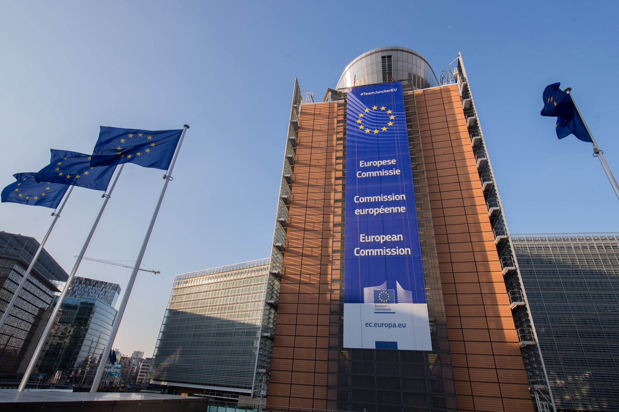 European Commission endorses cashless spectrum auctions - PolicyTracker ...